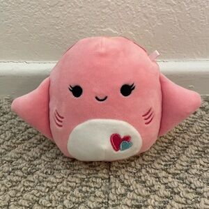 Saxa the Stingray Valentines Squishmallow UWT 4.5 Inches 💕